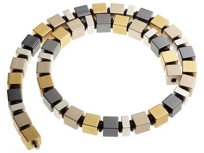 Apero Würfelkette 8mm Farbverlauf titanfarben, goldfarben, anthrazit, natur, – Halsschmuck Collier aus Aluminium, Edelstahl und und .