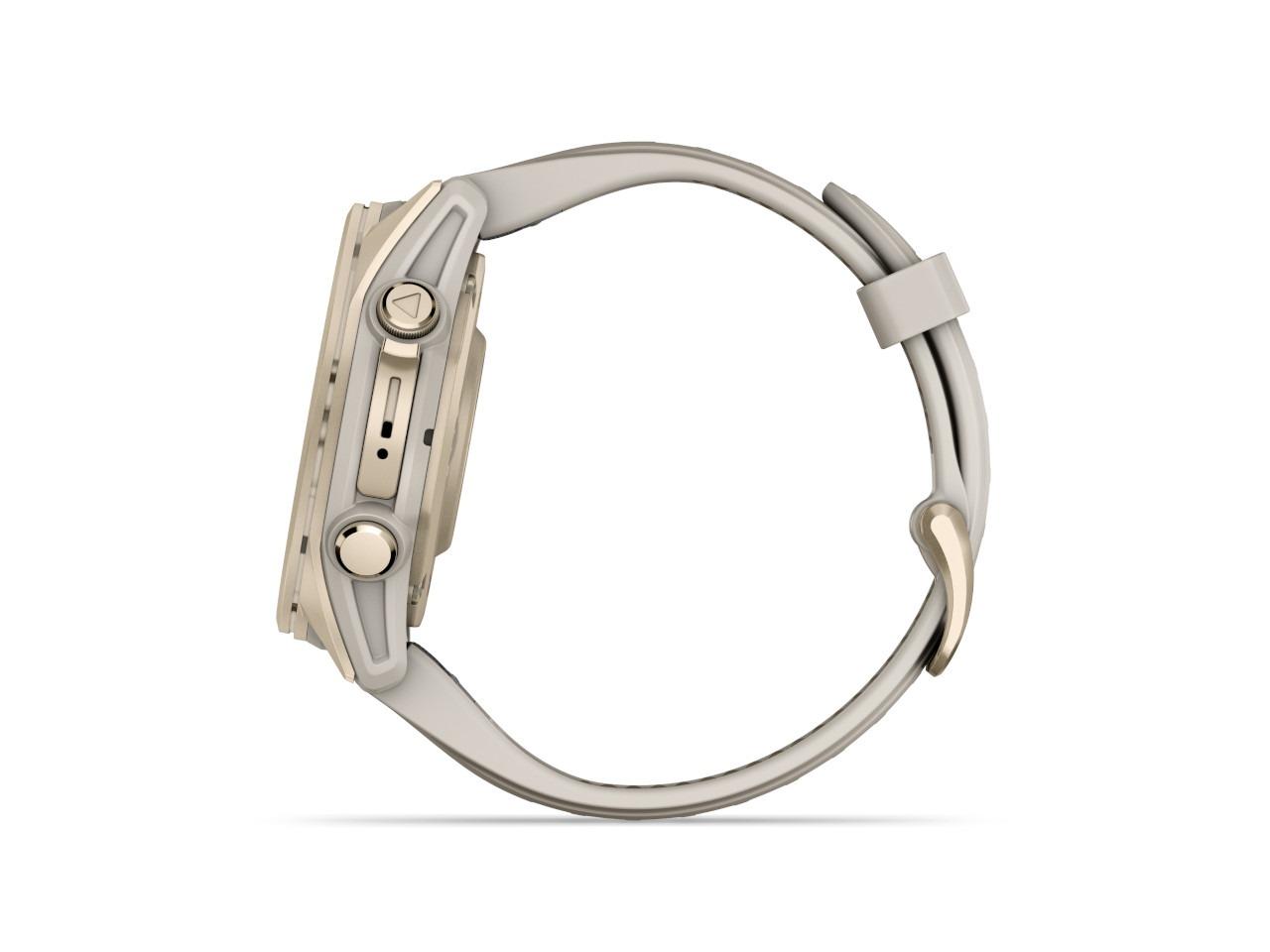 Garmin fenix 8 43mm AMOLED Edelstahl softgold beschichtet nebelgraues Kautschukband – Damenuhren Uhr Multifunktion aus DLC beschichtet, Edelstahl und Kautschuk. Das Gehäuse ist rund und beige. Das Kautschuk / Kunststoff / Silikon Armband ist beige. Das Zifferblatt ist digital und schwarz. – Ansicht 3