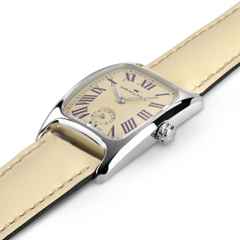 Hamilton American Classic Boulton Small Second M Quarz Edelstahl beigefarbenes Zifferblatt beigefarbenes Lederband – Herrenuhren Uhr ohne Datum aus Edelstahl und Leder. Das Gehäuse ist rechteckig und silber. Das Lederarmband ist beige. Das Zifferblatt ist römisch und beige. – Ansicht 2