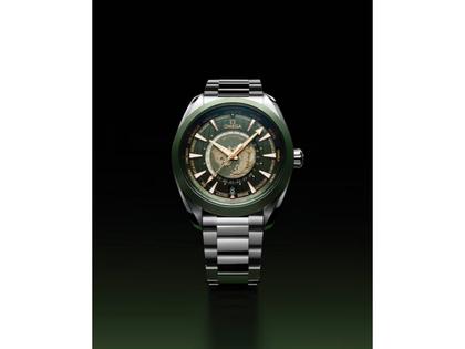 Omega Seamaster Aqua Terra 150M Automatik Edelstahl 43mm grünes Zifferblatt Metallband – Herrenuhren Uhr mit Datum aus 750 Gelbgold, Edelstahl und Keramik. Das Gehäuse ist rund und silber. Das Edelstahlarmband ist silber. Das Zifferblatt ist ein Index in grün. – Ansicht 5