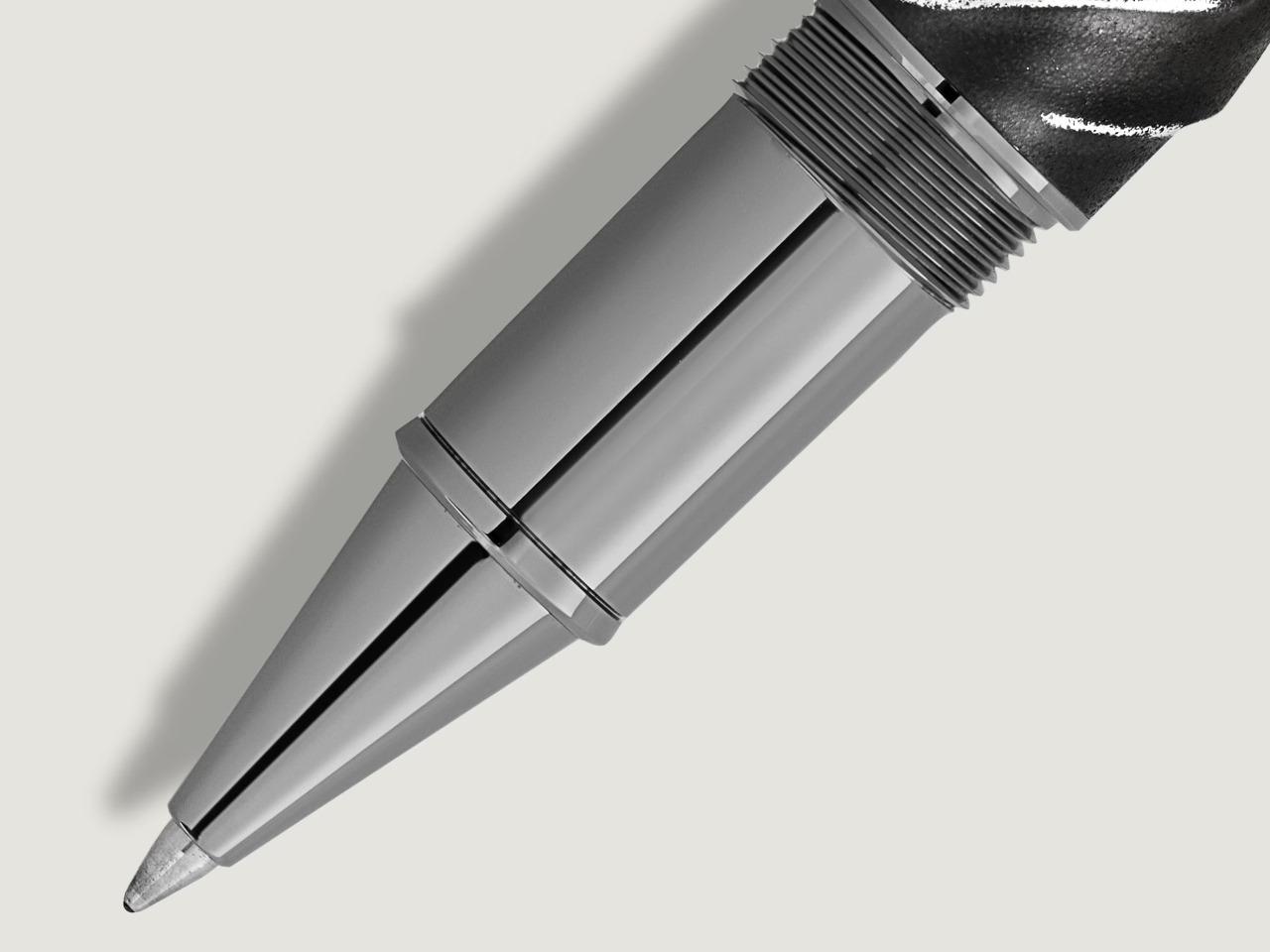 Montblanc Writers Edition                       2026: Hommage to Bram Stoker Limited Edition 1897 Rollerball – Schreibgeräte Rollerball in schwarz und aus 925 Silber und Ruthenium. – Ansicht 2