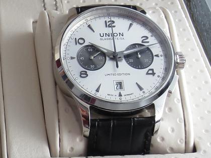 Union Glashütte Noramis Chronograph Sachsen Classic   2013 Limited Edition Automatik Edelstahl 42mm silbernes Zifferblatt schwarzes Lederband – Herrenuhren Chronograph aus Edelstahl. Das Armband ist ein Lederarmband. Der Zifferblatt ist arabisch Index.