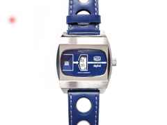 UMF Ruhla Scheibenuhr Automatik mit springender Stunde Edelstahl 41mm blaues Zifferblatt blaues Lederband limitiert – Herrenuhren Uhr ohne Datum aus Edelstahl, Keramik und Leder. Das Gehäuse ist tonneauform und silber. Das Lederarmband ist blau. Das Zifferblatt ist digital und blau. – Ansicht 5