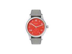 Nomos Glashütte Club Campus Nonstop Red Handaufzug Edelstahl 36mm rotes Zifferblatt graues Lederband Glasboden – Damenuhren Uhr ohne Datum aus Edelstahl und Leder. Das Gehäuse ist rund und silber. Das Lederarmband ist grau. Das Zifferblatt ist arabisch römisch und rot.