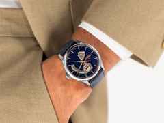 Hamilton Jazzmaster Open Heart Automatik Edelstahl 42mm blaues Zifferblatt blaues Lederband – Herrenuhren Uhr ohne Datum aus Edelstahl. Das Gehäuse ist rund und silber. Das Lederarmband ist blau. Das Zifferblatt ist ein Index in blau. – Ansicht 5