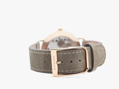 Nomos Glashütte Metro 33 Roségold Handaufzug Roségold 33mm weißes Zifferblatt beiges Lederband – Damenuhren Uhr ohne Datum aus 750 Rotgold. – Ansicht 5