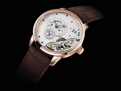 Glashütte Original PanoMaticInverse Automatik Rotgold 42mm silbernes Zifferblatt braunes Lederband – Herrenuhren Uhr mit Datum aus 750 Rotgold. Das Gehäuse ist rund und roségold. Das Lederarmband Kroko / Alligator ist braun. Das Zifferblatt ist ein Index in silber. – Ansicht 2