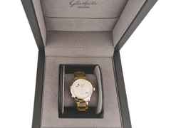 Glashütte Original Senator Panoramadatum Mondphase Automatik Roségold 40mm silbernes Zifferblatt Goldband 100-04-11-01-14 Full Set mit Garantie Occasion – Herrenuhren Uhr mit Datum aus 750 Rotgold. Das Gehäuse ist rund und roségold. Das Goldarmband ist roségold. Das Zifferblatt ist ein Index in silber. – Ansicht 5