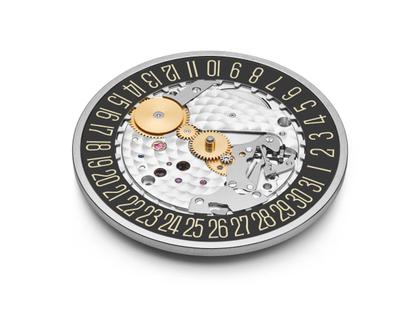 Nomos Glashütte Tangente 38 Datum "175 Years Watchmaking - Tiefseegrau" Handaufzug Edelstahl schwarzes Zifferblatt graues Textilband Glasboden – Herrenuhren Uhr mit Datum aus Edelstahl. Das Gehäuse ist rund und silber. Das Textilarmband ist grau. Das Zifferblatt ist arabisch Index und schwarz. – Ansicht 6