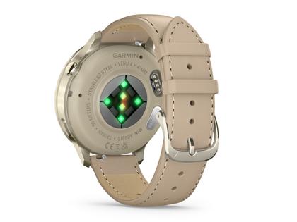 Garmin Venu 4 Quarz Edelstahl und Polymer Lunargold 41mm digitales Zifferblatt beiges Lederband – Herrenuhren Uhr Multifunktion aus Edelstahl, Faserverstärktes Polymer und PVD beschichtet. Das Gehäuse ist rund und gelbgold. Das Lederarmband ist beige. Das Zifferblatt ist digital und schwarz. – Ansicht 4
