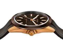 Rado HyperChrome Quarz Edelstahl Roségold-PVD 41,5mm braunes Zifferblatt schwarzes Kautschukband – Herrenuhren Uhr mit Datum aus Edelstahl, Kautschuk, Keramik und PVD beschichtet. Das Gehäuse ist rund und roségold. Das Kautschuk / Kunststoff / Silikon Armband ist schwarz. Das Zifferblatt ist ein Index in braun. – Ansicht 3