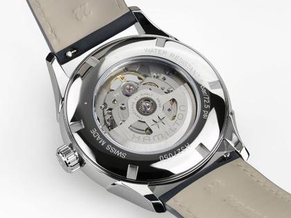 Hamilton Jazzmaster Open Heart Automatik Edelstahl 42mm blaues Zifferblatt blaues Lederband – Herrenuhren Uhr ohne Datum aus Edelstahl. Das Gehäuse ist rund und silber. Das Lederarmband ist blau. Das Zifferblatt ist ein Index in blau. – Ansicht 3