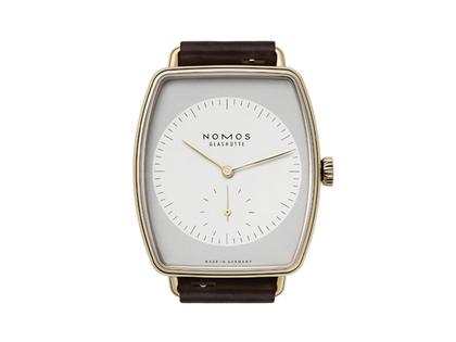 Nomos Glashütte Lux Hermelin Handaufzug Roségold 38,5mm weiß-graues Zifferblatt braunes Lederband – Damenuhren Uhr ohne Datum aus 750 Rotgold. Das Gehäuse ist sonstige Form und roségold. Das Lederarmband ist braun. Das Zifferblatt ist ein Index in grau. – Ansicht 3