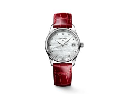 Longines Master Collection Automatik 34 mm Edelstahl Diamanten Lederband rot – Damenuhren Uhr mit Datum aus Edelstahl und Leder. Das Gehäuse ist rund und silber. Das Lederarmband ist rot. Das Zifferblatt ist ein Index in weiß.