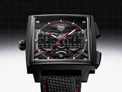 TAG Heuer Monaco Evergraph Automatik Titan DLC-Schwarz 40mm skelettiertes Zifferblatt schwarzes Kautschukband – Herrenuhren Chronograph aus DLC beschichtet und Titan. Das Gehäuse ist quadratisch und schwarz. Das Kautschuk / Kunststoff / Silikon Armband ist schwarz. Das Zifferblatt ist ein Index in schwarz. – Ansicht 5