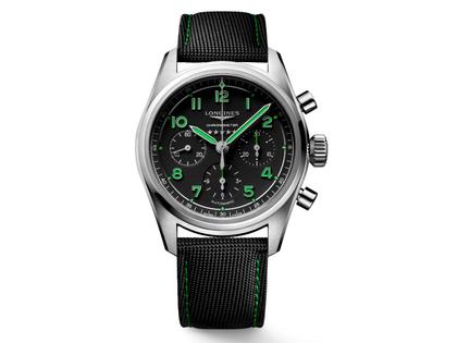 Longines Spirit Pioneer Edition Chronograph Titan 42 mm schwarzes Zifferblatt mit grünen Ziffern – Herrenuhren Chronograph aus Titan. Das Gehäuse ist rund und silber. Das Textilarmband ist schwarz. Das Zifferblatt ist arabisch Index und schwarz.