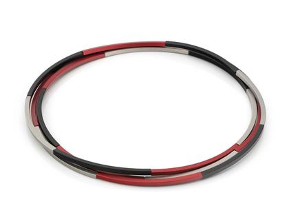 Step by Step Collier Edelstahl Aluminium rot schwarz silber – Halsschmuck Collier aus Aluminium, Edelstahl und und .