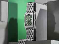 Frederique Constant Classics Carree Small Seconds Quarz Edelstahl 36x25mm grünes Zifferblatt Metallband – Damenuhren Uhr mit Datum aus Edelstahl. Das Gehäuse ist rechteckig und silber. Das Edelstahlarmband ist silber. Das Zifferblatt ist römisch und grün. – Ansicht 5