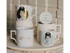 Meissen MUG Collection Big Mug Henkelbecher X Michael Moebius "Legends blowing Bubbles" Audrey Hepburn Blau – Porzellanwaren Tafelporzellan in weiß und aus Porzellan. – Ansicht 3