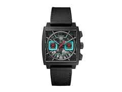 TAG Heuer Monaco Chronograph Automatik Titan 39mm skelettiertes Zifferblatt schwarzes Kautschuk-Lederband – Herrenuhren Chronograph aus DLC beschichtet und Titan. Das Gehäuse ist quadratisch und schwarz. Das Kautschuk / Kunststoff / Silikon Armband ist schwarz. Das Zifferblatt ist ein Index in schwarz.