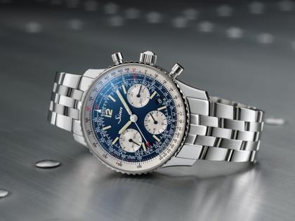 Sinn Spezialuhren 903 St II BE Navigationschronograph Automatik Edelstahl 41mm blaues Zifferblatt braunes Lederband – Herrenuhren Chronograph aus Edelstahl und Leder. Das Gehäuse ist rund und silber. Das Lederarmband ist braun. Das Zifferblatt ist arabisch Index und blau. – Ansicht 8