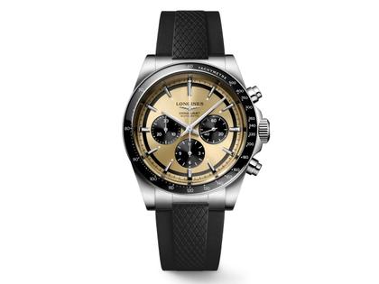 Longines Conquest Chronograph Automatik Edelstahl 42mm gold-schwarzes Zifferblatt schwarzes Kautschukband – Herrenuhren Chronograph aus Edelstahl, Kautschuk und Keramik. Das Gehäuse ist rund und silber. Das Kautschuk / Kunststoff / Silikon Armband ist schwarz. Das Zifferblatt ist ein Index in gelbgold.