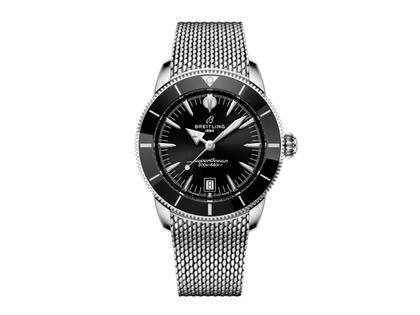 Herrenuhren Uhr mit Datum aus Edelstahl und Keramik. Das Gehäuse ist rund und silber. Das Edelstahlarmband ist silber. Das Zifferblatt ist ein Index in schwarz.