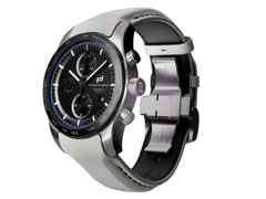 Porsche Design Custom Built Timepieces Watchmakers Choice "LuganoBlau" Chronograph Automatik Titan 42mm schwarzes Zifferblatt graues Lederband – Herrenuhren Chronograph aus Edelstahl, Leder und Titan. Das Gehäuse ist rund und grau. Das Lederarmband ist grau. Das Zifferblatt ist ein Index in schwarz. – Ansicht 2