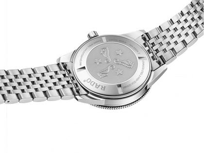 Rado Captain Cook Edelstahl grün Edelstahlband – Herrenuhren Uhr mit Datum aus Edelstahl. Das Gehäuse ist rund und silber. Das Edelstahlarmband ist silber. Das Zifferblatt ist ein Index in grün. – Ansicht 3