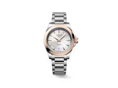 Longines Conquest Automatik Edelstahl 34mm silberfarbenes Zifferblatt Metallband – Damenuhren Uhr mit Datum aus 750 Rotgold und Edelstahl. Das Gehäuse ist rund und silber. Das Edelstahlarmband ist silber. Das Zifferblatt ist ein Index in silber.