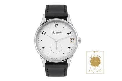 Nomos Glashütte Minimatik 39 Datum Handaufzug Edelstahl weißes Zifferblatt schwarzes Lederband – Herrenuhren Uhr mit Datum aus Edelstahl. Das Gehäuse ist rund und silber. Das Lederarmband ist schwarz. Das Zifferblatt ist arabisch Index und weiß. – Ansicht 6