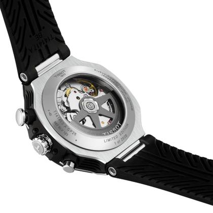 Tissot T-Race MotoGP                    2026 Chronograph Limited Edition Automatic Edelstahl 45mm skelettiertes Zifferblatt rotes Silikonband – Herrenuhren Chronograph aus Edelstahl und PVD beschichtet. Das Gehäuse ist rund und silber. Das Kautschuk / Kunststoff / Silikon Armband ist rot. Das Zifferblatt ist ein Index in silber. – Ansicht 5