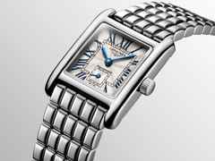 Longines DolceVita   Mini Quarz Edelstahl 22x29mm silbernes Zifferblatt Metallband – Damenuhren Uhr ohne Datum aus Edelstahl. Das Gehäuse ist rechteckig und silber. Das Edelstahlarmband ist silber. Das Zifferblatt ist römisch und silber. – Ansicht 3