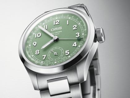 Oris Big Crown Pointer Date Calibre 403 Automatik Edelstahl 40mm grünes Zifferblatt Metallband – Herrenuhren Uhr mit Datum aus Edelstahl. Das Gehäuse ist rund und silber. Das Edelstahlarmband ist silber. Das Zifferblatt ist arabisch und grün. – Ansicht 2