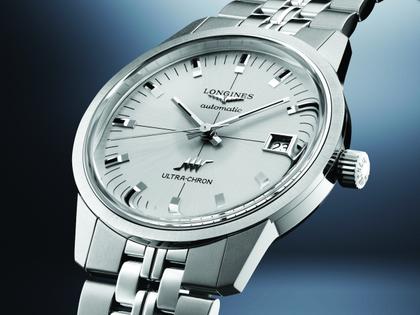 Longines Ultra Chron Classic Automatik Edelstahl 37mm silberfarbenes Zifferblatt Metallband – Herrenuhren Uhr mit Datum aus Edelstahl. Das Gehäuse ist rund und silber. Das Edelstahlarmband ist silber. Das Zifferblatt ist ein Index in silber. – Ansicht 6