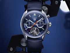 TAG Heuer Carrera Chronograph Tourbillon Automatik Edelstahl 42mm blaues Zifferblatt blaues Lederband – Herrenuhren Chronograph aus Edelstahl und Leder. Das Gehäuse ist rund und silber. Das Lederarmband ist blau. Das Zifferblatt ist ein Index in blau. – Ansicht 5