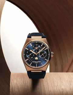Frederique Constant Highlife Perpetual Calendar Manufacture Automatik Roségold 41mm blaues Zifferblatt Lederband – Herrenuhren Uhr mit Kalender aus 750 Rotgold. Das Gehäuse ist rund und roségold. Das Lederarmband Kroko / Alligator ist blau. Das Zifferblatt ist ein Index in blau. – Ansicht 2