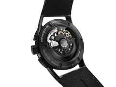 Porsche Design Sport Chrono Titan schwarz schwarzes Lederband – Herrenuhren Chronograph aus Titan und Titancarbid beschichtet. Das Gehäuse ist rund und schwarz. Das Lederarmband ist schwarz. Das Zifferblatt ist ein Index in schwarz. – Ansicht 2