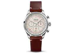 Union Glashütte Belisar Chronograph Sachsen Classic 2018 Limited Edition Automatik Edelstahl 44mm beiges Zifferblatt braunes Lederband – Herrenuhren Chronograph aus Edelstahl und Leder. Das Gehäuse ist rund und silber. Das Lederarmband ist braun. Das Zifferblatt ist arabisch Index und beige.