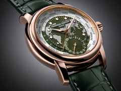 Frederique Constant Classic Worldtimer GMT Manufacture Automatik Roségold 42mm weißes Zifferblatt grünes Lederband limitiert – Herrenuhren Uhr mit Datum aus 750 Rotgold und Leder. Das Gehäuse ist rund und roségold. Das Lederarmband Kroko / Alligator ist grün. Das Zifferblatt ist ein Index in grün. – Ansicht 2