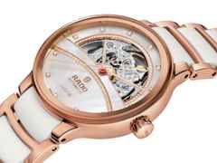 Rado Centrix Diamonds Automatik Open Heart Edelstahl Roségold-PVD 35mm weißes Zifferblatt mit Brillanten Metallband – Damenuhren Uhr ohne Datum aus Edelstahl, Keramik und PVD beschichtet. Das Gehäuse ist rund und roségold. Das Keramikarmband ist weiß. Das Zifferblatt ist ein Index in weiß. – Ansicht 2