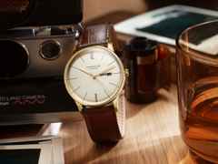 Sternglas Berlin Quarz Edelstahl Gelbgold-PVD 38mm beiges Zifferblatt braunes Lederband – Herrenuhren Uhr mit Datum aus Edelstahl, Leder und PVD beschichtet. Das Gehäuse ist rund und gelbgold. Das Lederarmband ist braun. Das Zifferblatt ist arabisch Index und beige. – Ansicht 6