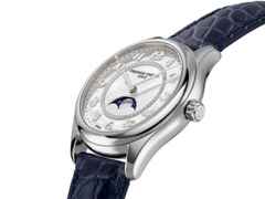 Frederique Constant Classics Elegance Luna Automatik Edelstahl 36mm weißes Zifferblatt blaues Lederband – Damenuhren Uhr ohne Datum aus Edelstahl und Leder. Das Gehäuse ist rund und silber. Das Lederarmband ist blau. Das Zifferblatt ist arabisch und weiß. – Ansicht 2