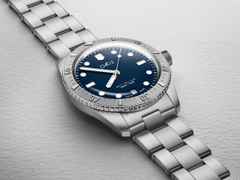 Oris Divers Sixty-Five X LFP Limited Edition Automatik Edelstahl 38mm blaues Zifferblatt Metallband – Herrenuhren Uhr mit Datum aus Edelstahl. Das Gehäuse ist rund und silber. Das Edelstahlarmband ist silber. Das Zifferblatt ist ein Index in blau. – Ansicht 2