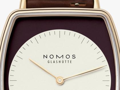 Nomos Glashütte Lux Zobel Handaufzug Roségold 38,5mm weiß-braunes Zifferblatt braunes Lederband – Damenuhren Uhr ohne Datum aus 750 Rotgold. Das Gehäuse ist sonstige Form und roségold. Das Lederarmband ist braun. Das Zifferblatt ist ein Index in braun. – Ansicht 2