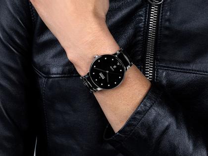 Rado Centrix Diamonds Automatik Edelstahl 39,5mm schwarzes Zifferblatt mit Brillanten Metallband – Herrenuhren Uhr mit Datum aus Edelstahl und Keramik. Das Gehäuse ist rund und silber. Das Keramikarmband ist schwarz. Das Zifferblatt ist ein Index in schwarz. – Ansicht 6