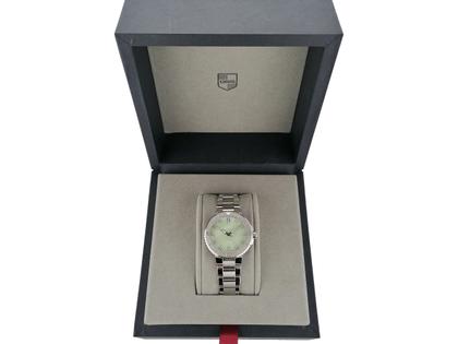 Oris Aquis Date Lady Automatik Edelstahl 36,5mm grünes Perlmutt-Zifferblatt Metallband 01 733 7770 4157-07 8 18 05P Full Set Occasion – Damenuhren Uhr mit Datum aus Edelstahl. Das Gehäuse ist rund und silber. Das Edelstahlarmband ist silber. Das Zifferblatt ist ein Index in grün. – Ansicht 3