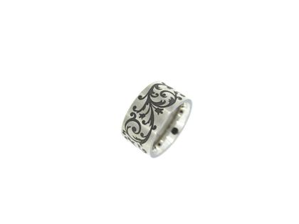 Apero Ring Versailles Edelstahl 12mm mit Muster – Ringe Ring aus Edelstahl.