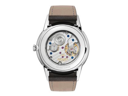 Nomos Glashütte Orion 38 Silber Handaufzug Edelstahl 38mm silberfarbenes Zifferblatt braunes Lederband Glasboden – Herrenuhren Uhr ohne Datum aus Edelstahl. Das Gehäuse ist rund und silber. Das Lederarmband ist grau. Das Zifferblatt ist ein Index in silber. – Ansicht 4