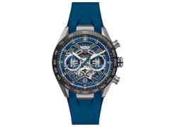 TAG Heuer Carrera Chronograph Extreme Sport Automatik Titan 44mm skelettiertes Zifferblatt blaues Kautschukband – Herrenuhren Chronograph aus Keramik und Titan. Das Gehäuse ist rund und grau. Das Kautschuk / Kunststoff / Silikon Armband ist blau. Das Zifferblatt ist ein Index in blau.